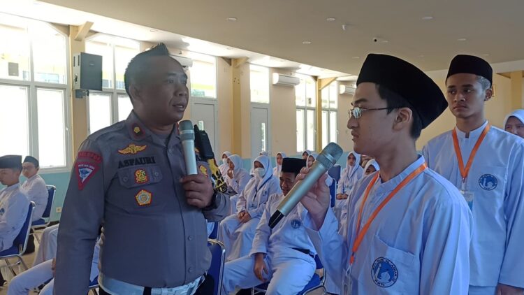 Polresta Pati Kolaborasi MPLS Dengan Dikmas Lantas