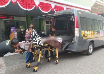 Peduli Kemanusiaan, Polres Jepara : Warga Sakit Dibawa ke Rumah Sakit