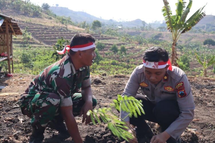 Hari Kemerdekaan RI, Polres Kudus Penanaman Pohon