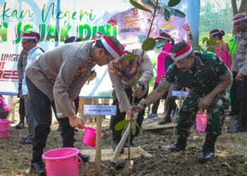 Polri Galakkan Penanaman Ribuan Pohon