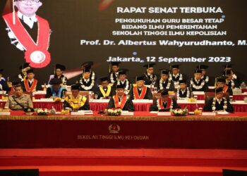 Prof. Dr. Albertus Wahyurudhanto,M.Si Dikukuhkan, STIK Lemdiklat Polri Tambah Guru Besar