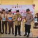 Sejumlah SD dan Ponpes Terima Pembagian Buku