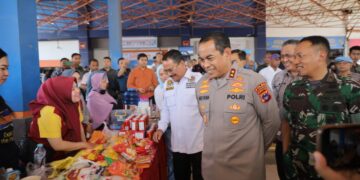 Dukungan Pengembangan UMKM, Kapolda Kalsel Buka Program Bakti Sosial