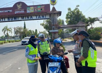 Operasi Zebra Candi 2023, Polresta Pati Laksanakan Sosialisasi ke Pengguna Jalan