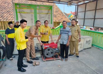 Aspirasi Gratis Tidak Dipungut Biaya !!! Firman Turunkan 18 Alat Mesin Diesel ke Para Nelayan