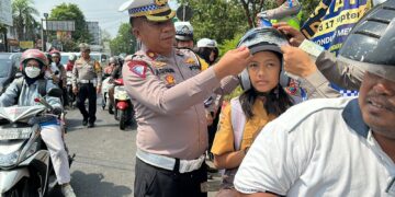 Para Pengendara Kaget, Satlantas Polresta Pati Beri Kejutan