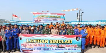 Polres Jepara Gelar Simulasi Penanganan Kapal Terbakar bersama Instansi Terkait
