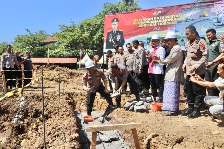 Kapolda Jateng Resmikan Pembangunan Monumen Hoegeng