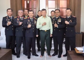 HUT TNI ke 78, Kapolda Jateng Berikan Surprise ke Pangdam IV/Diponegoro