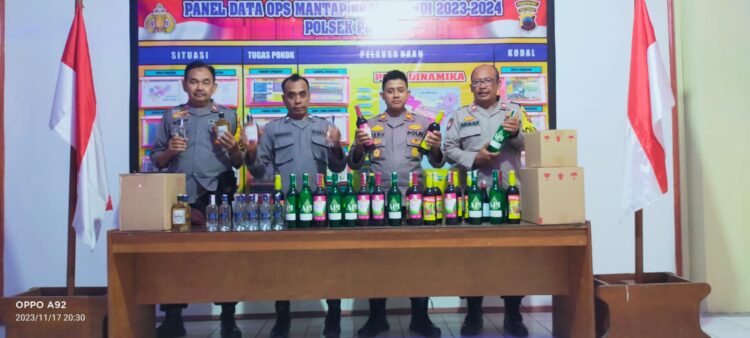 Jelang Pemilu 2024, Polsek Pati Amankan Ratusan Botol Miras Berbagai Merk