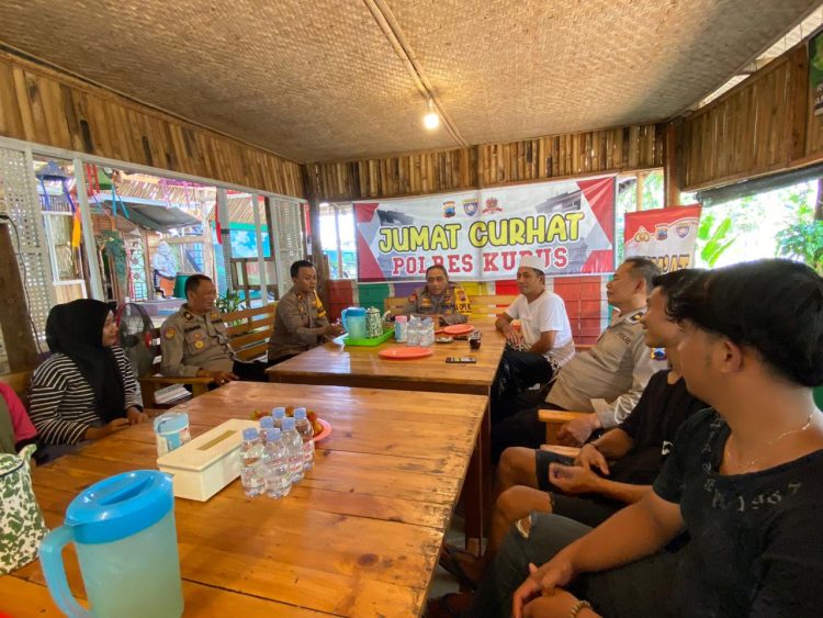 Ciptakan Aman Wilayah, Polres Kudus Tampung Keluhan Warga ” Jumat Curhat”