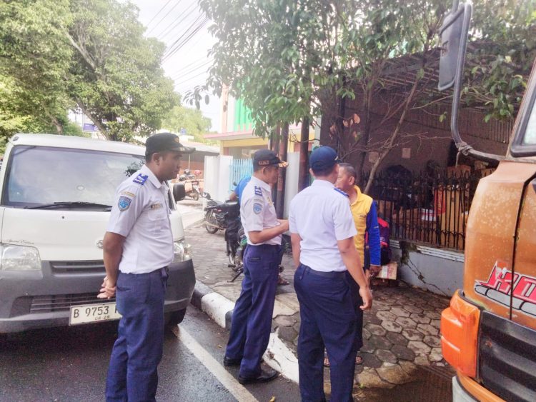 Tegur Parkir Liar, Dishub Pati Cek Lokasi Rawan Kecelakaan