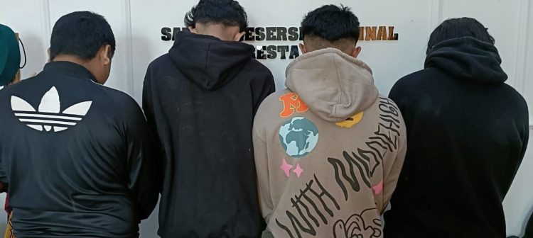 Polisi Bekuk 28 Pemuda Hendak Tawuran