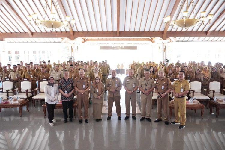 Henggar : Penggunaan CMS Sebagai Pengelolaan BOSP