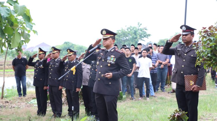 Kehilangan !!! Kapolres Jepara Hantarkan jenazah Almarhum Ipda Nor Handoko