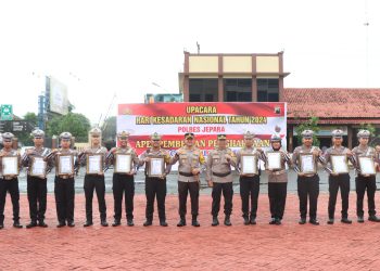 Jalankan Tugas Baik, 15 Personil Terima Penghargaan