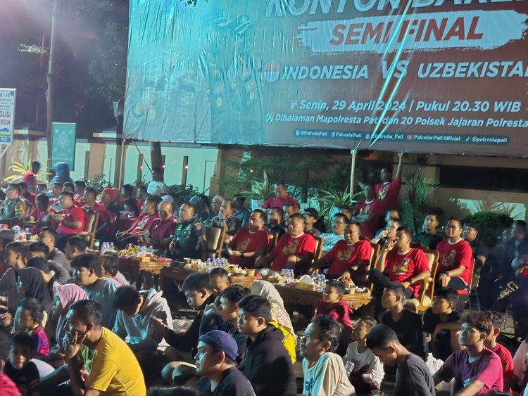 Kompak Nobar, Kapolresta Pati Dekat Masyarakat