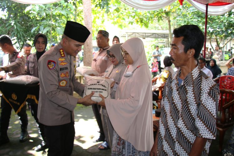 Pembagian Zakat Fitrah Berjumlah 511 Pack