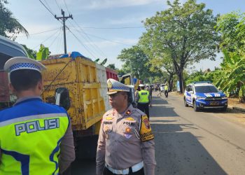 Muatan Over Load, Kasat Lantas Polresta Pati Periksa Puluhan Dump Truk