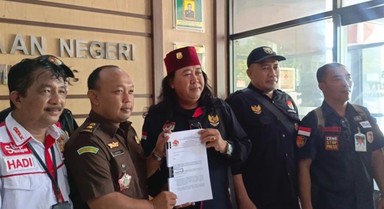 Temuan Dugaan Mark Up !! Sejumlah LSM Rembang Lapor di Kejari