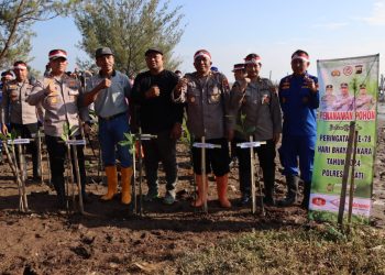 Ekosistem Laut di Perhatikan, Polresta Pati Tanam 1000 Pohon