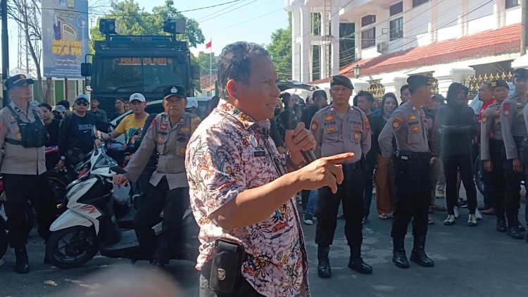 Indikasi Dugaan Terima Suap Tempat Karoeke !! Riyoso Berkata Tidak Benar