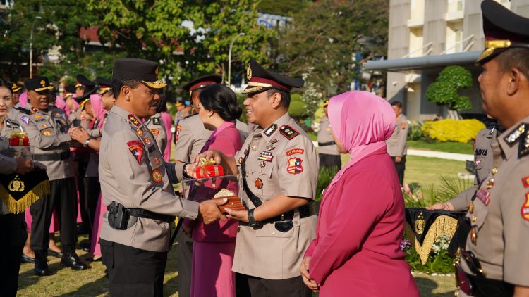Mapolda Jateng Gelar Sertijab 15 Kapolres Baru dan 4 Pejabat Utama
