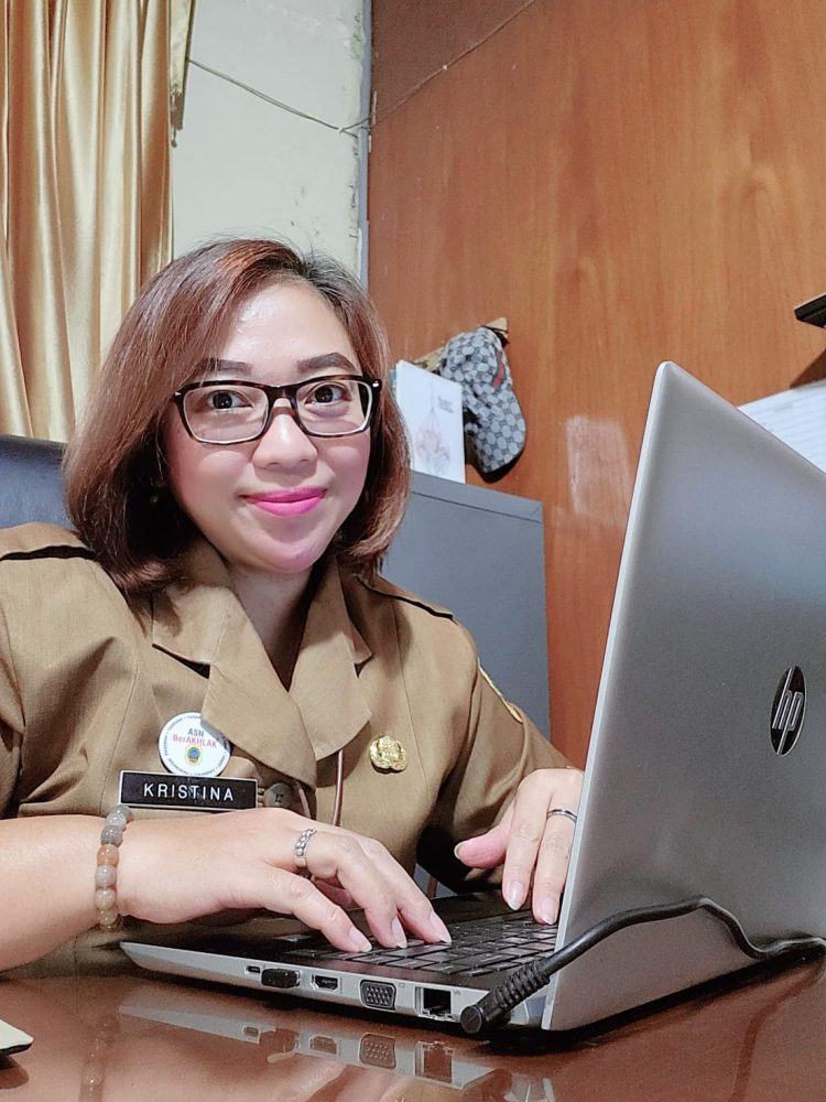 Wilayah Terima Droping Air Bersih, Masyarakat Antri