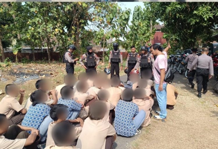 Genk Motor Hendak Tawuran! Polisi Amankan Miras