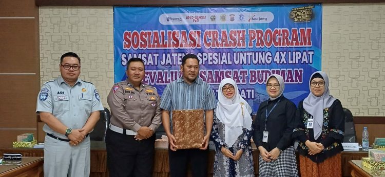 Dir Lantas Polda Jawa Tengah Berikan Reward dan Apresiasi ke Samsat Pati
