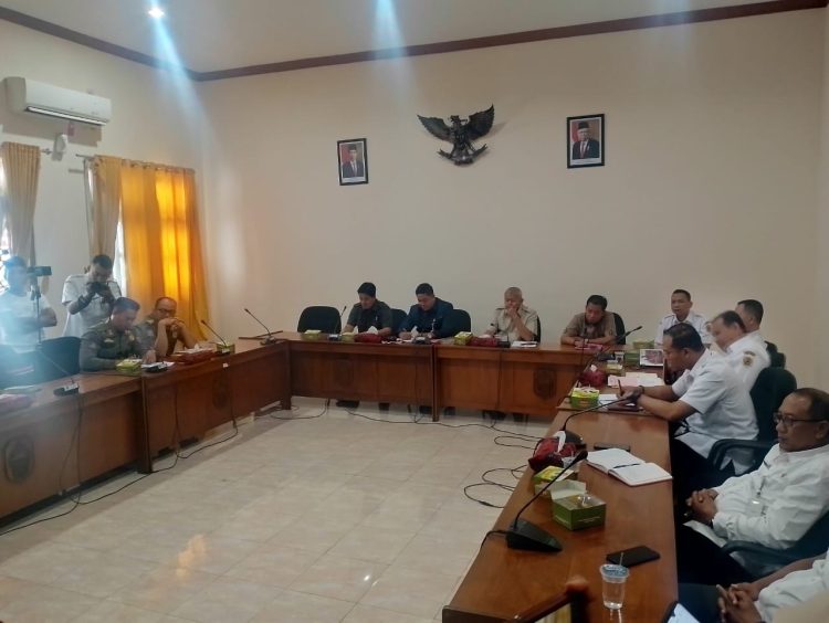 Terkait Lahan Pertanian, Kini Ratusan Petani Aksi Unjuk Rasa