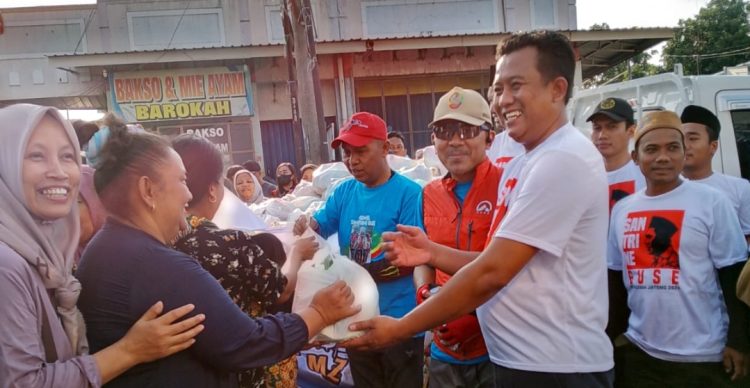 Berbagi Sayuran ke Masyarakat, Dekengane Rakyat Hadir