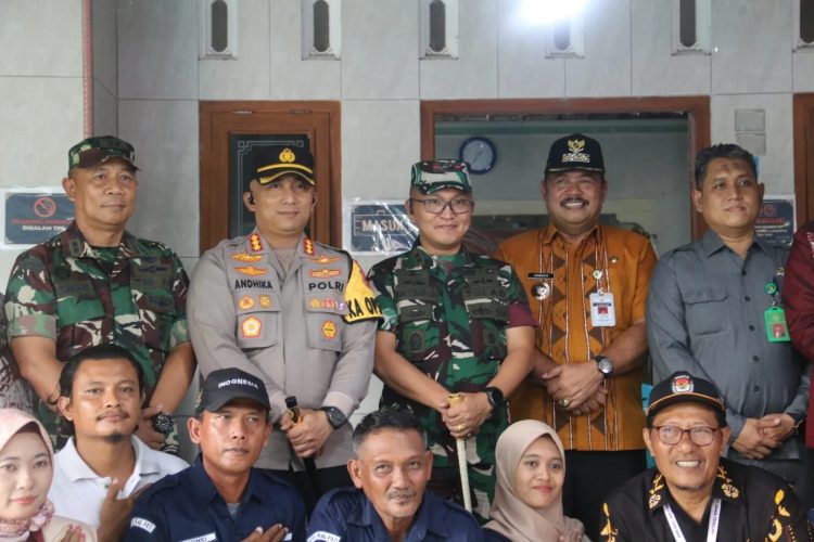 Jelang Pilkada 2024, Pemda dan TNI – Polri Cek Sejumlah TPS di Wilayah