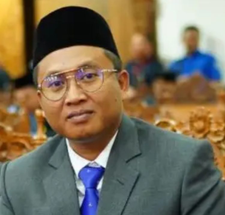 Mukit Resmi Jabat Sekretaris Komisi B, Kini Percepat Program Pemulihan Ekonomi Daerah