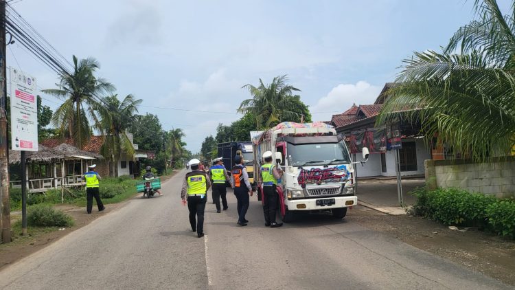 Razia Gabungan di Pati, Puluhan Truk Galian C Ditertibkan