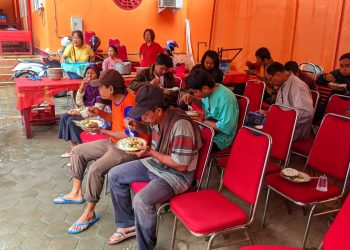 Tahun Baru Imlek 2576, Ratusan Warga Ikut Merayakan Makan Gratis