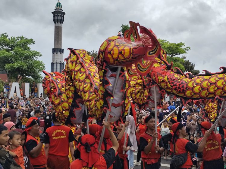 Kirab Budaya Imlek Pati, Simbol Ular Kayu