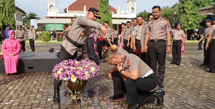 Kenaikan Pangkat, 108 Personel Terima Penghargaan