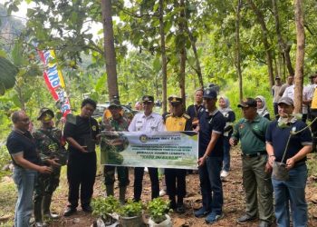 Kendeng Terancam, Masyarakat Bergerak “Rabu Menanam”