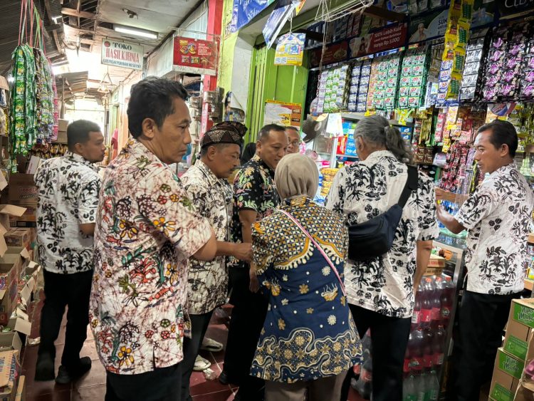 Minyak Goreng di Pasar Puri Masih Sesuai Standar