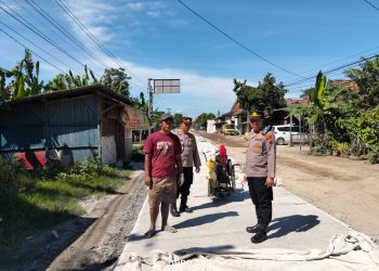 Pengecoran Jalan, Kapolsek Tayu Pastikan Proyek Berjalan Lancar dan Aman