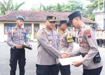 Polres Rembang Teguhkan Komitmen Melayani Lewat Penghargaan