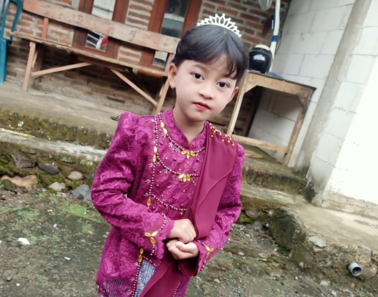 Dari Gunungan Panen, Sosok Ratu Ulfa Memikat Penonton