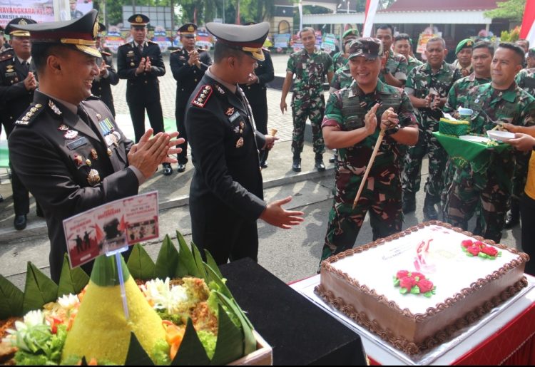 Kejutan Ulang Tahun Bhayangkara Jadi Inspirasi Soliditas Penegak Hukum di Pati
