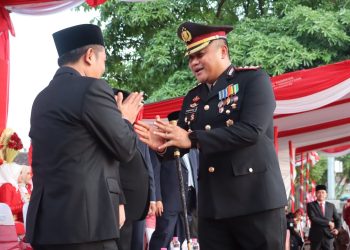 Humanisme AKBP Dhanang Terlihat di Upacara Penurunan Bendera