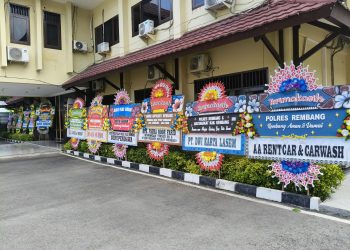 Ratusan Karangan Bunga Jadi Simbol Kepercayaan Publik ke Polres Rembang
