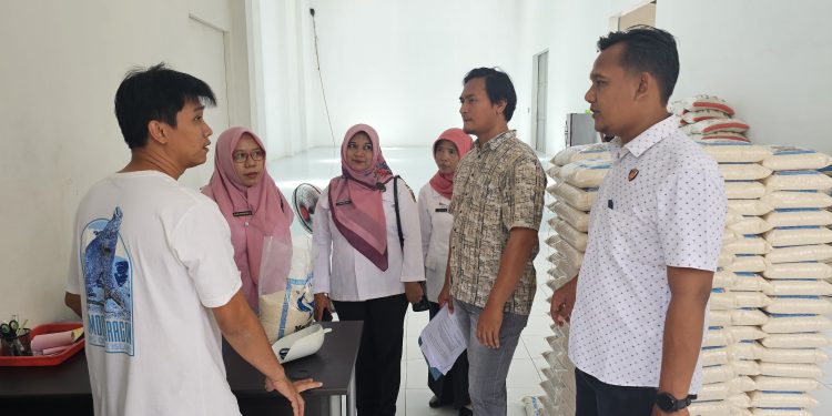 Antisipasi Lonjakan Harga, Kanit Unit II Satreskrim Polresta Pati Cek Pasar dan Gudang Beras