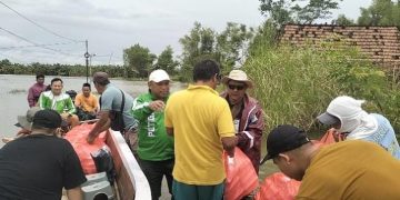 Aksi Cepat, PPP Pati Bagikan Ribuan Nasi Bungkus dan Imbau Warga Waspada Banjir Susulan