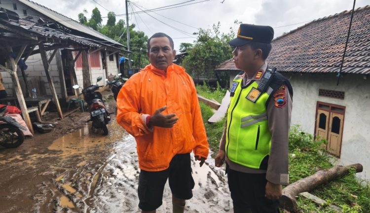 Soliditas Polri – TNI dan Warga Terbukti Saat Pemulihan Pasca Banjir