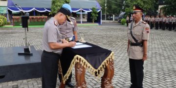 Kapolresta Pati Ingatkan Anggota Waspada, Sertijab Kapolsek Cluwak Jadi Momentum Evaluasi